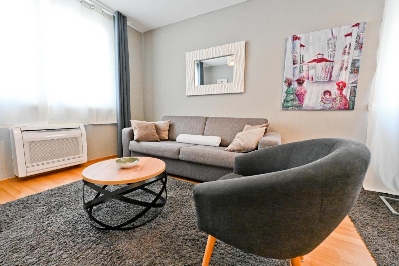 2 & Free Private Parking Apartmán