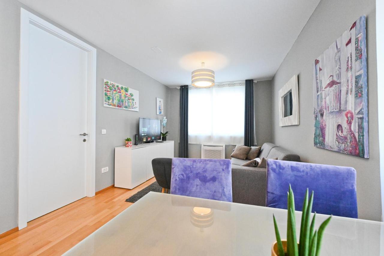 2 & Free Private Parking Apartment *